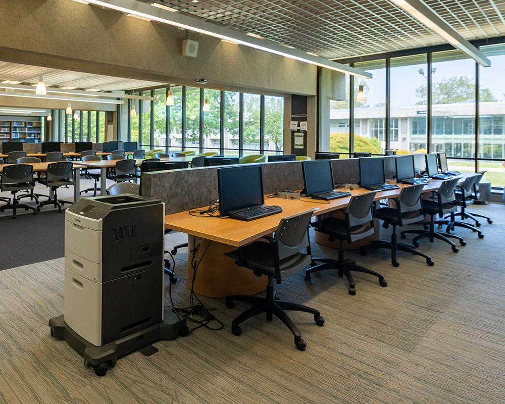 Photo of the computer bank in Greenley Library